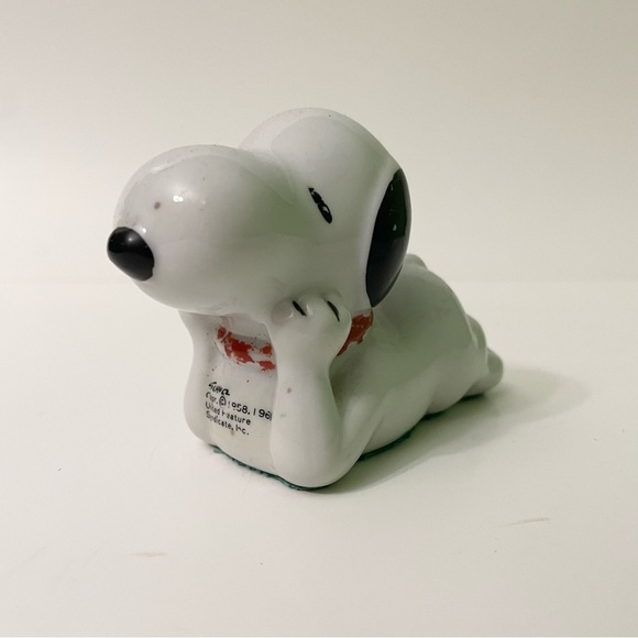 Vintage 1966 Schulz United Feature Syndicate Porcelain Snoopy Figurine - Picture 1 of 14
